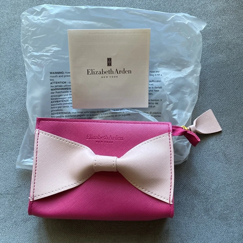 Elizabeth Arden New Cosmetic Bag